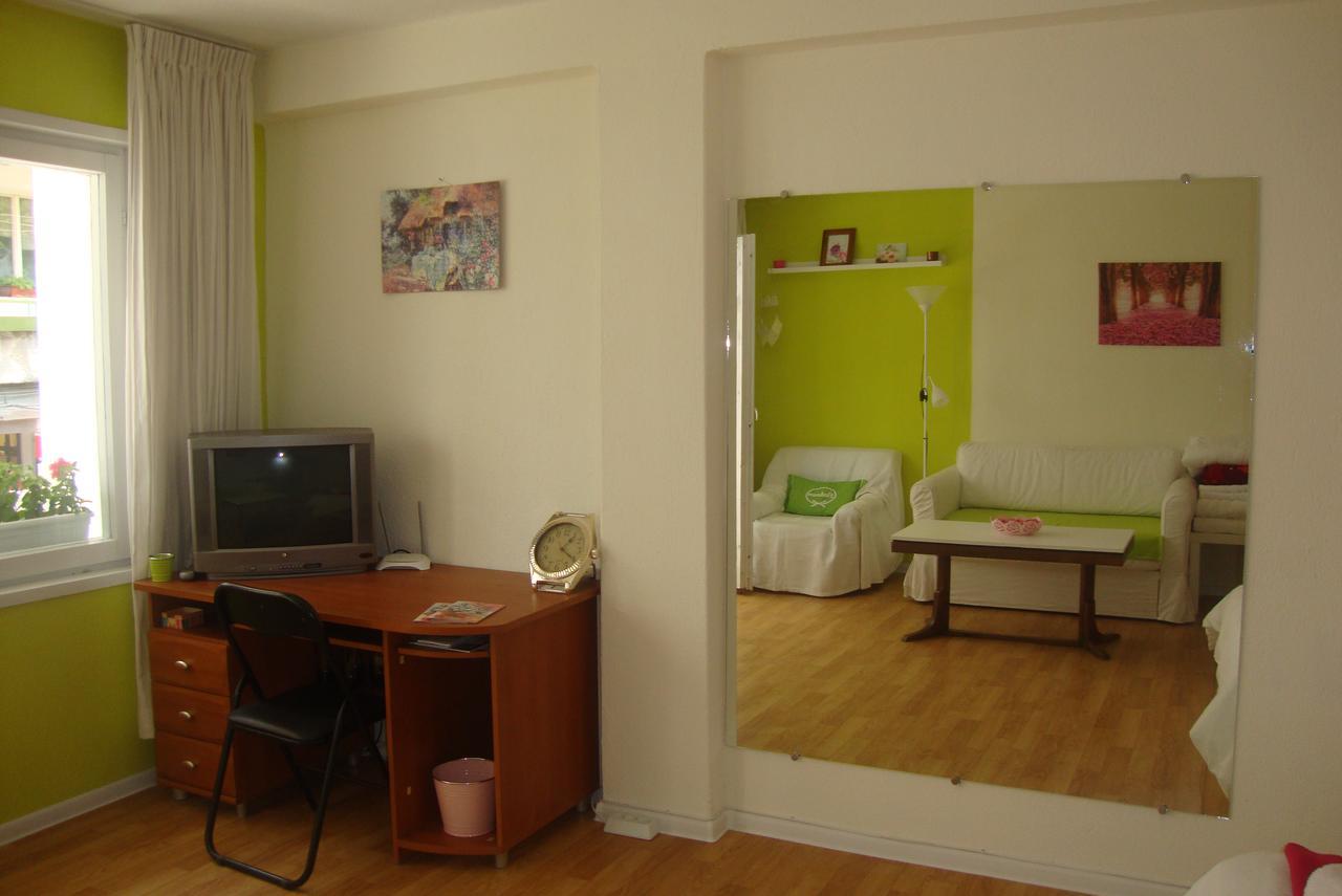 Guest Rooms Colours カザンラク エクステリア 写真